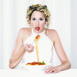 DON´T PLAY WITH FOOD - WHITE # 2 © Hans Keller