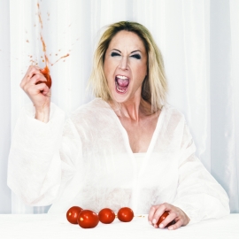 DON´T PLAY WITH FOOD - WHITE # 4 © Hans Keller