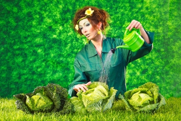DON´T PLAY WITH FOOD - GREEN # 1 © Hans Keller