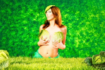 DON´T PLAY WITH FOOD - GREEN # 2 © Hans Keller